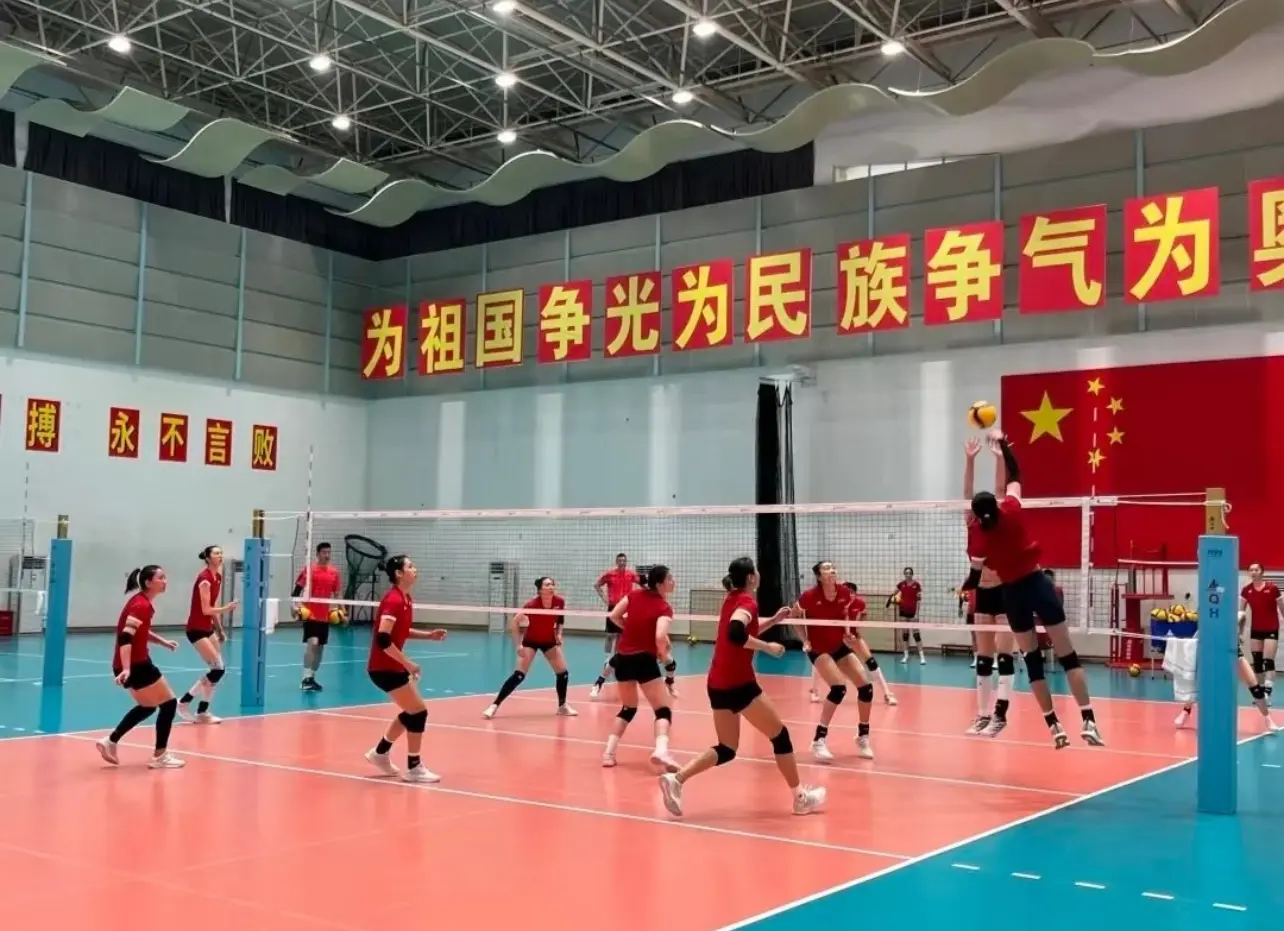 排有赢球的, 盈莹的身影, 出现在了训